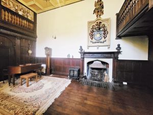 Lounge- click for photo gallery